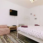 Little Old Town ホステル *