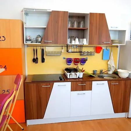 Хостел Little Bucharest Old Town Hostel