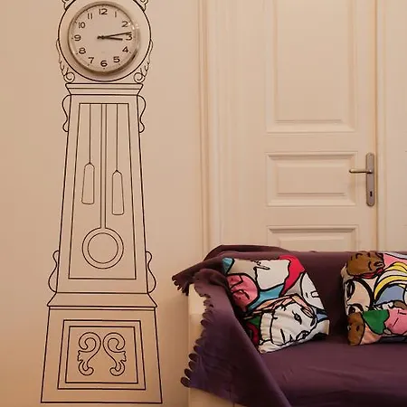 Little Bucharest Old Town Hostel Хостел Бухарест