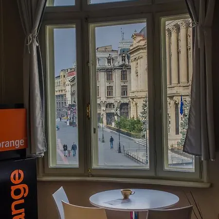 Little Bucharest Old Town Hostel *