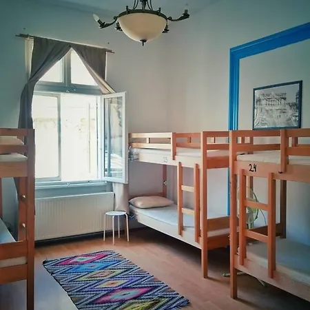 Little Bucharest Old Town Hostel *