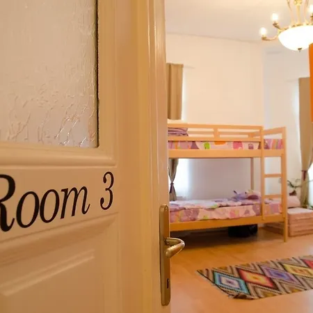 Хостел Little Bucharest Old Town Hostel *