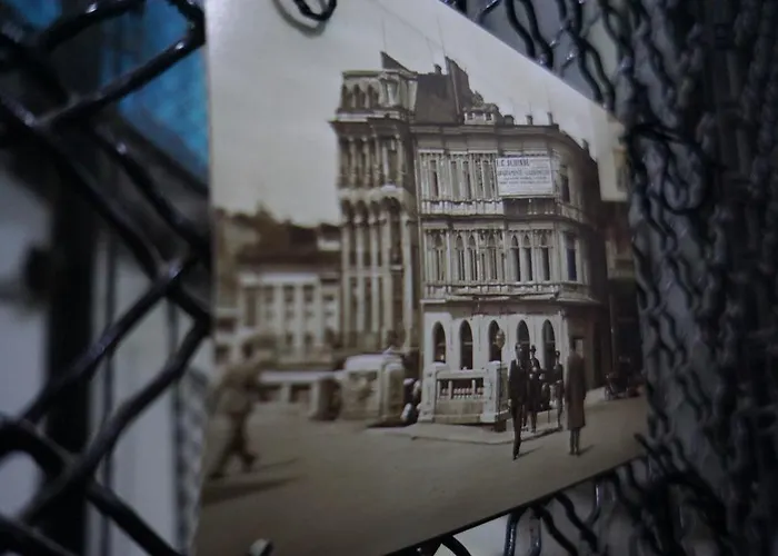 Little Old Town بيت شباب *