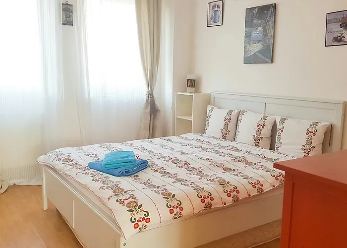 Little Old Town بوخارست