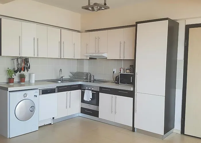 Little Old Town Хостел *